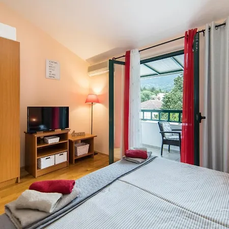 Gajeta * Gradac (Split-Dalmatia)
